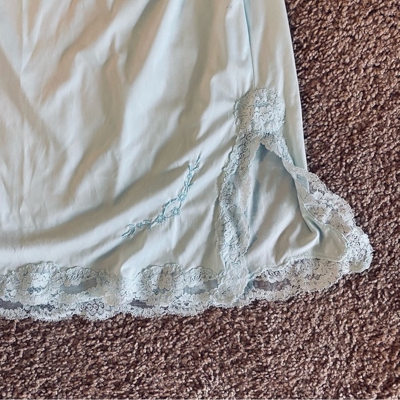 Vintage Kayser pastel blue lace slip skirt - Picture 3 of 15